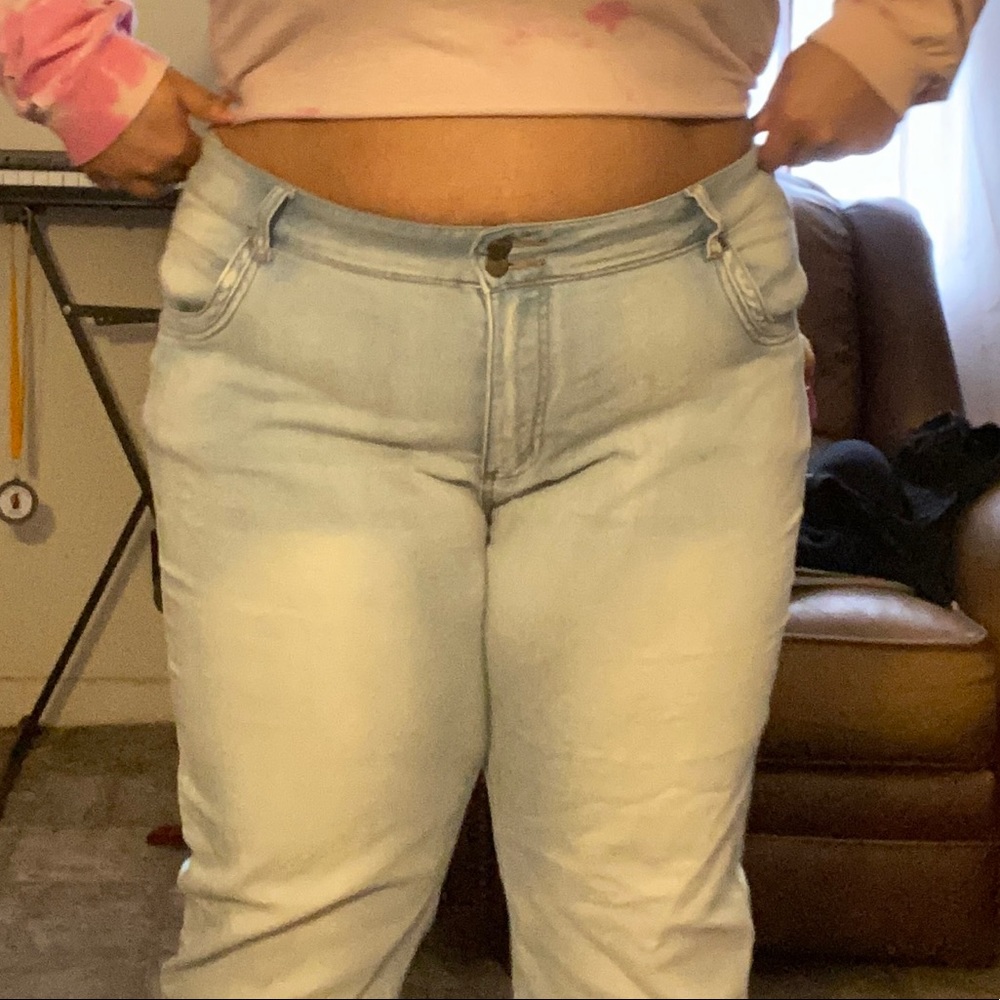 Light Wash Jeggings/Jeans